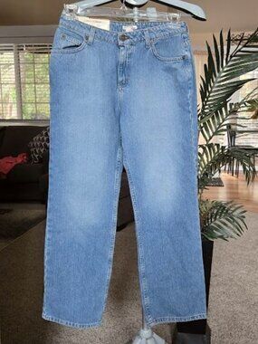 NWT St Johns Bay sz 8 short relaxed fit blue jeans